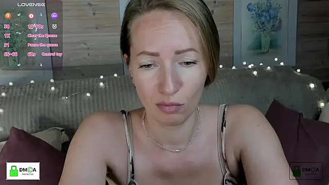 Queenymel online show from September 2025 03:08:01 PM