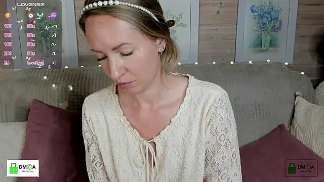 Queenymel online show from September 2025 04:25:02 PM