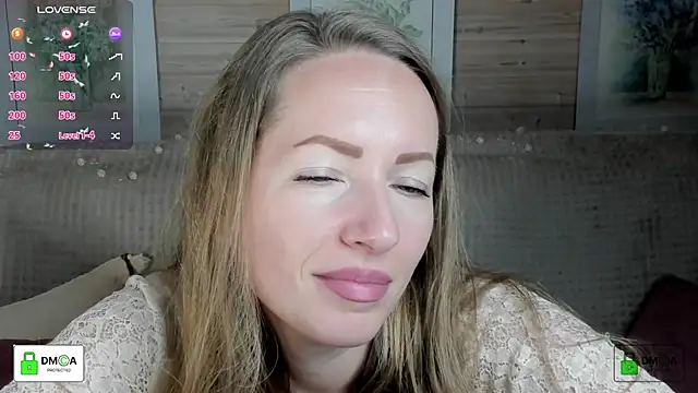 Queenymel online show from November 2025 01:03:02 PM