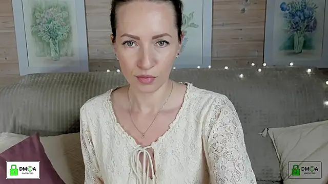 Queenymel online show from October 2025 03:23:02 PM