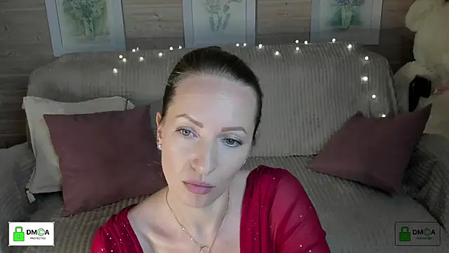 Queenymel online show from October 2025 05:01:01 PM