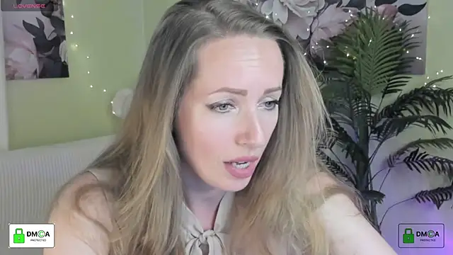 Queenymel online show from June 2026 04:56:02 PM