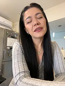 denise k online show from November 2025 12:55:02 PM