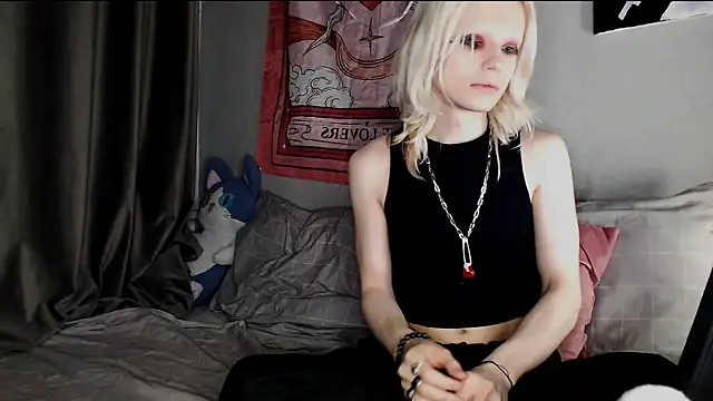 Alien Bella online show from May 2026 11:12:02 PM