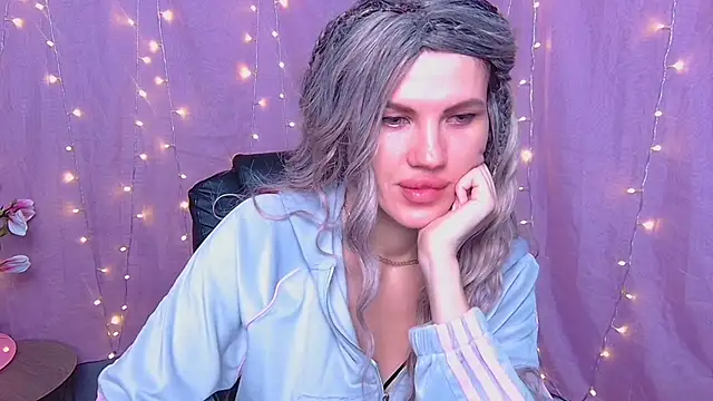 MilaLoona online show from March 2026 01:01:01 PM