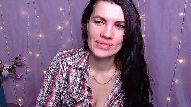 Snapshot of MilaLoona chatting on February 2026 07:31:02 AM MilaLoona online show from February 2026 07:31:02 AM