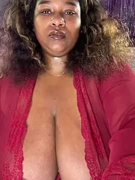 BigFineSelena online show from February 2026 12:10:02 AM