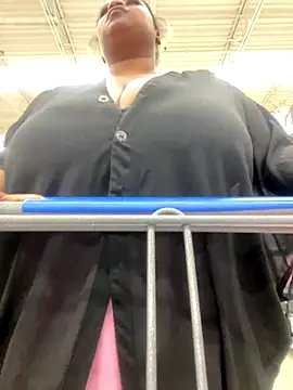 Snapshot of BigFineSelena chatting on October 2025 12:39:01 PM BigFineSelena online show from October 2025 12:39:01 PM