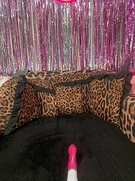 BigFineSelena online show from June 2026 11:05:01 AM