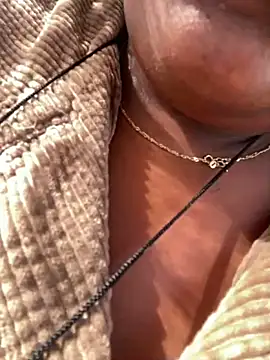 BigFineSelena online show from April 2026 02:09:01 PM