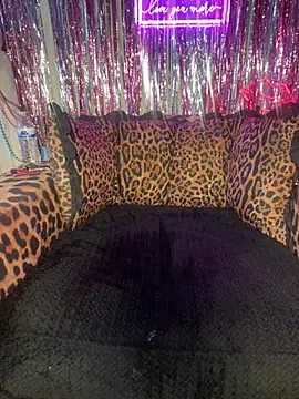 BigFineSelena online show from April 2026 11:16:01 PM