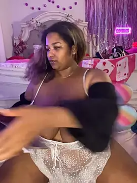 BigFineSelena online show from March 2026 02:44:02 AM