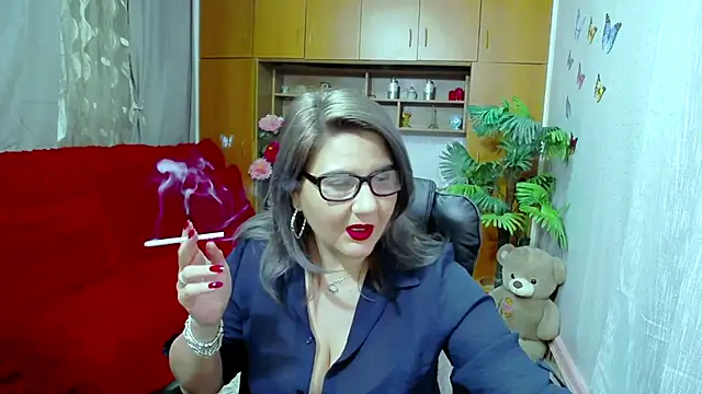 LucilleFenlys online show from December 2024 09:40:01 PM