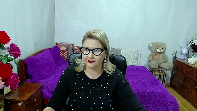 LucilleFenlys online show from October 2025 08:50:02 PM