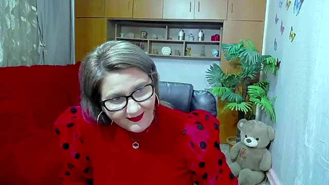 LucilleFenlys online show from December 2024 07:43:02 PM