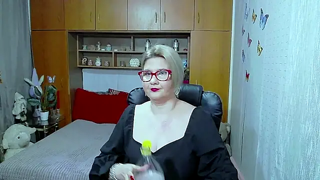 LucilleFenlys online show from March 2026 09:06:01 PM