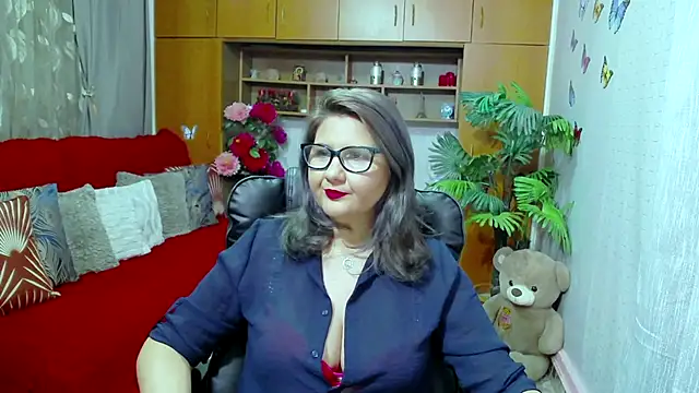 LucilleFenlys online show from December 2024 09:22:02 PM