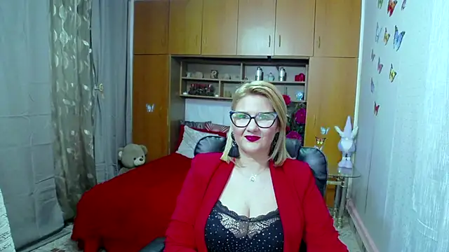 LucilleFenlys online show from February 2025 09:43:02 PM