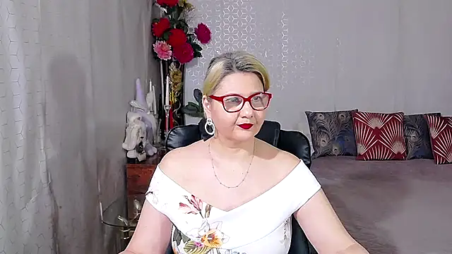 LucilleFenlys online show from February 2026 11:48:02 PM