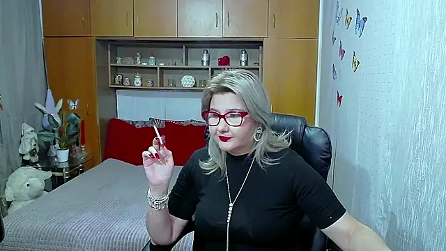 LucilleFenlys online show from March 2026 05:46:02 PM