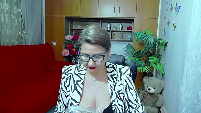LucilleFenlys online show from December 2024 11:50:02 PM