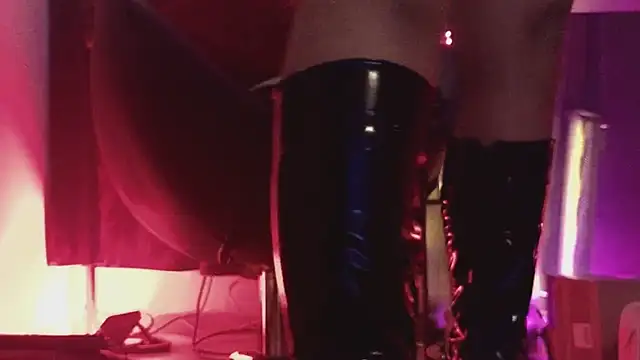 PerlaDivaio online show from February 2026 12:51:02 PM