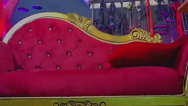 PerlaDivaio online show from October 2025 02:40:01 PM