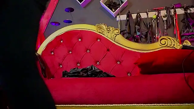 PerlaDivaio online show from October 2025 02:07:01 PM