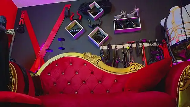 PerlaDivaio online show from October 2025 01:45:02 PM