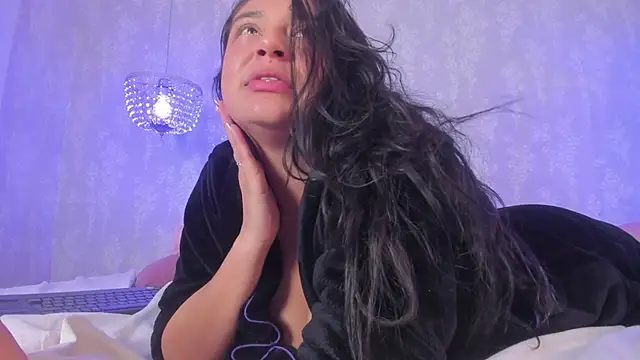 dayra angels online show from June 2026 09:14:02 PM