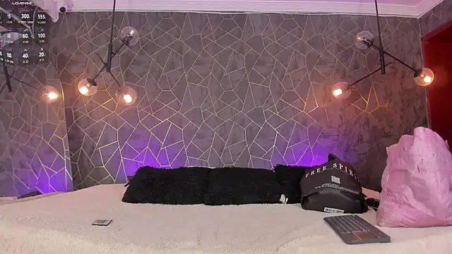 dayra angels online show from July 2026 08:20:02 PM