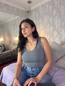 dayra angels online show from September 2025 06:07:01 PM