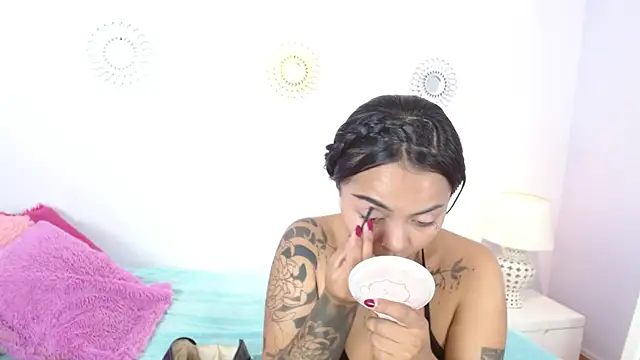 miss soffi  online show from January 2026 12:33:02 PM