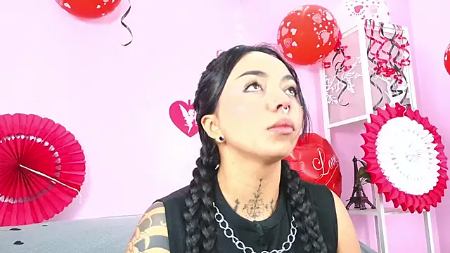 miss soffi  online show from February 2026 06:27:01 PM