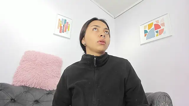 Snapshot of miss_soffi_ chatting on November 2025 12:20:01 PM miss soffi online show from November 2025 12:20:01 PM