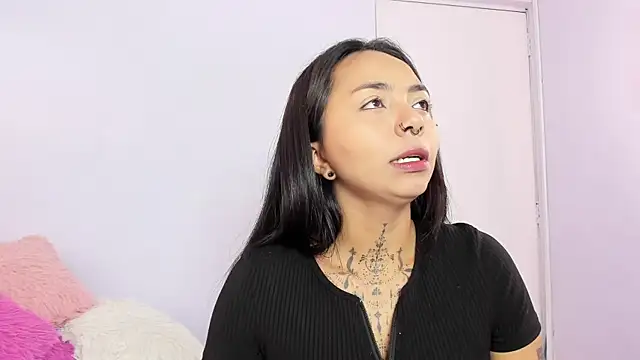 Snapshot of miss_soffi_ chatting on September 2025 12:22:01 PM miss soffi online show from September 2025 12:22:01 PM