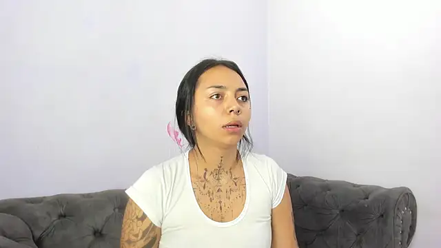 miss soffi  online show from April 2026 12:11:02 PM