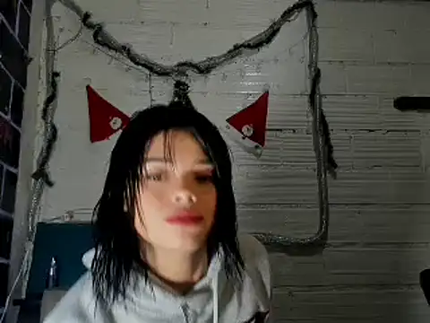 sarasandle online show from January 2025 04:47:01 AM