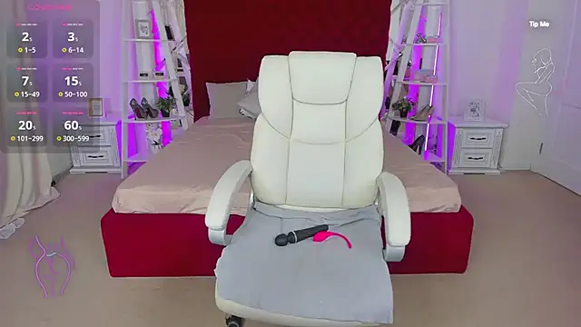 Kamilla Hot online show from March 2026 06:44:01 AM