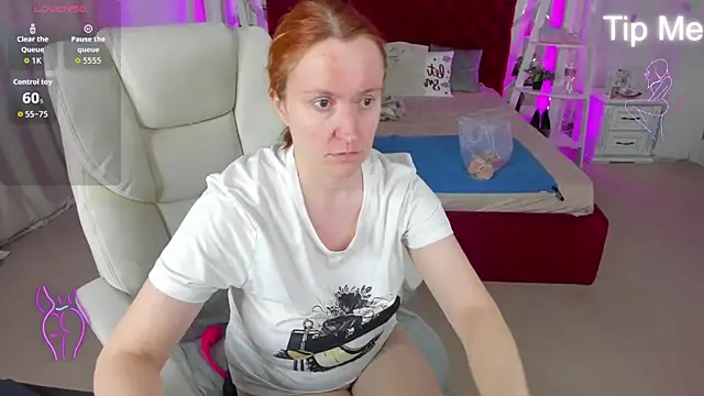 Kamilla Hot online show from July 2026 06:07:02 PM