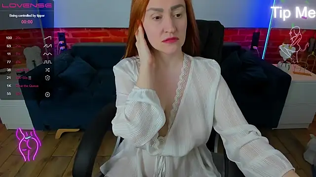 Kamilla Hot online show from March 2026 07:06:02 PM