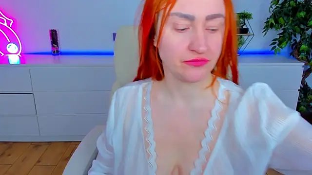 Kamilla Hot online show from March 2026 06:52:01 AM