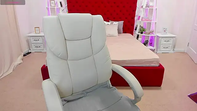 Kamilla Hot online show from April 2026 05:32:01 AM