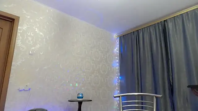 elenaza online show from October 2025 06:53:02 PM