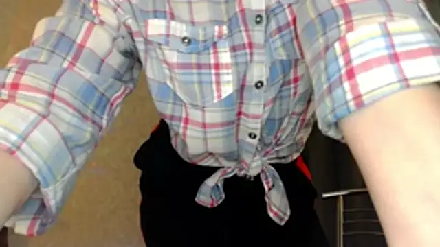 elenaza online show from April 2026 08:37:01 PM