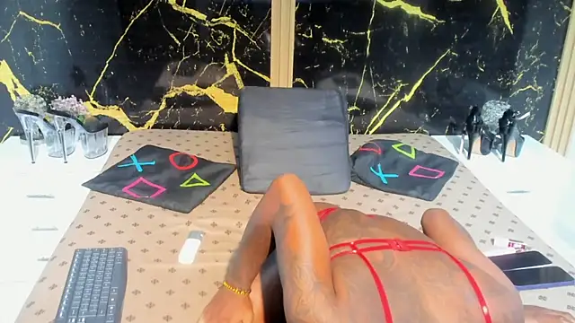 Snapshot of NahomyOwen chatting on December 2025 12:18:01 PM NahomyOwen online show from December 2025 12:18:01 PM