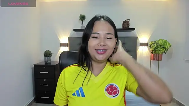 Snapshot of isabella_florez chatting on February 2025 11:46:01 AM isabella florez online show from February 2025 11:46:01 AM