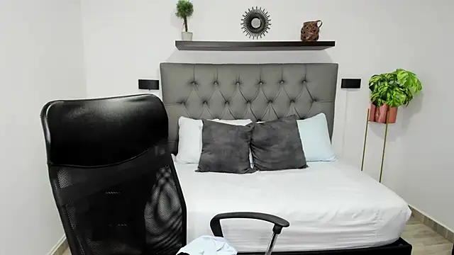 Snapshot of isabella_florez chatting on March 2025 06:13:02 PM isabella florez online show from March 2025 06:13:02 PM