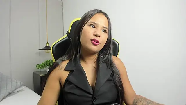 Snapshot of isabella_florez chatting on March 2026 12:01:01 PM isabella florez online show from March 2026 12:01:01 PM