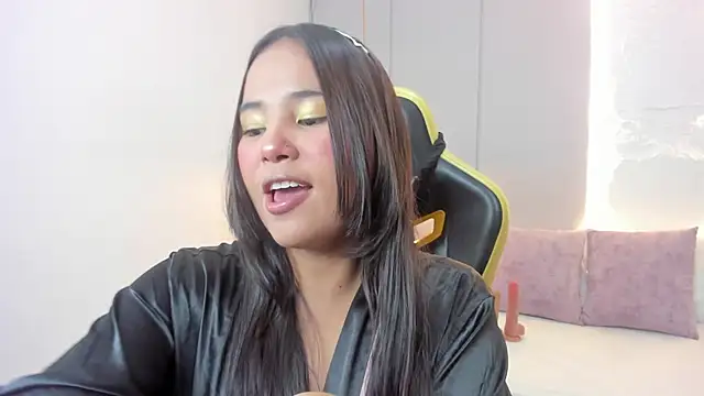 isabella florez online show from May 2026 02:36:01 AM